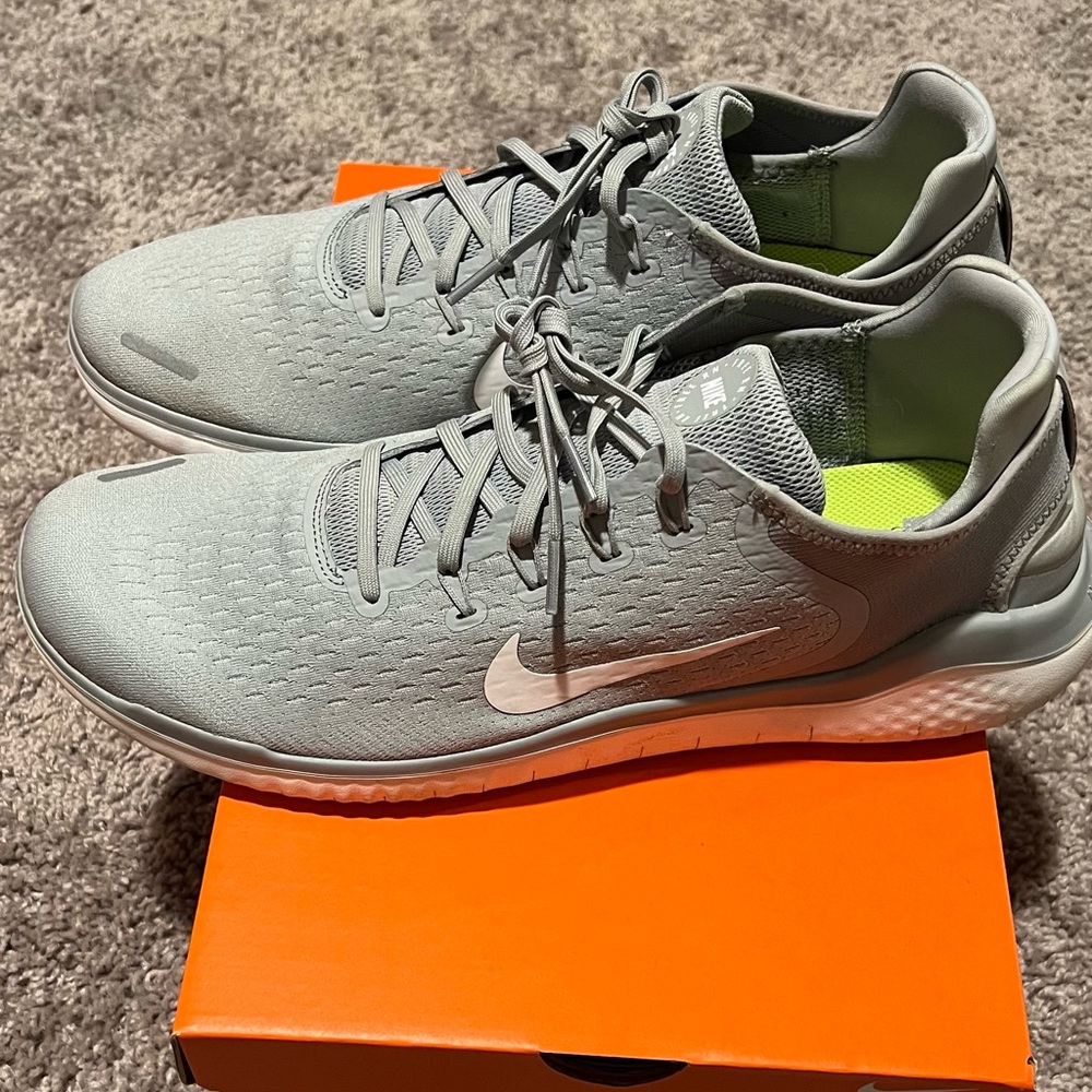 Nike Free RN 2018. Gray. Excellent condition. Includes box